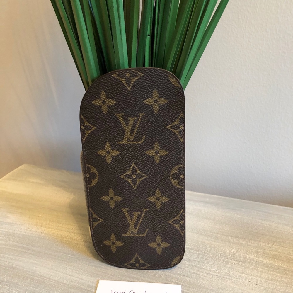 Louis Vuitton Etui Linette Monogram eyeglass case